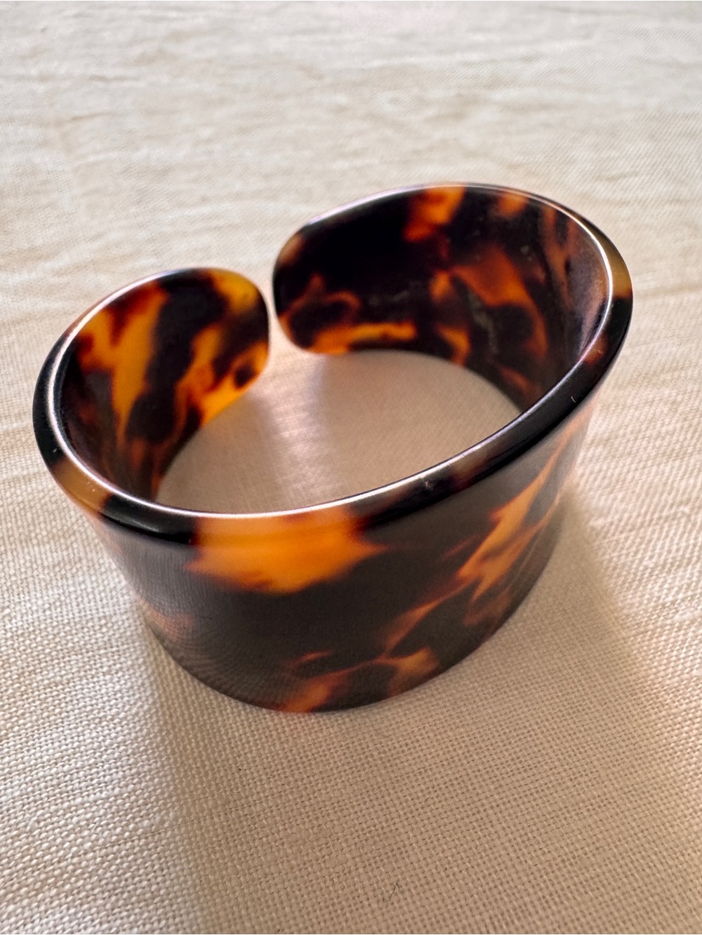 Tortoiseshell Resin Cuff XXS